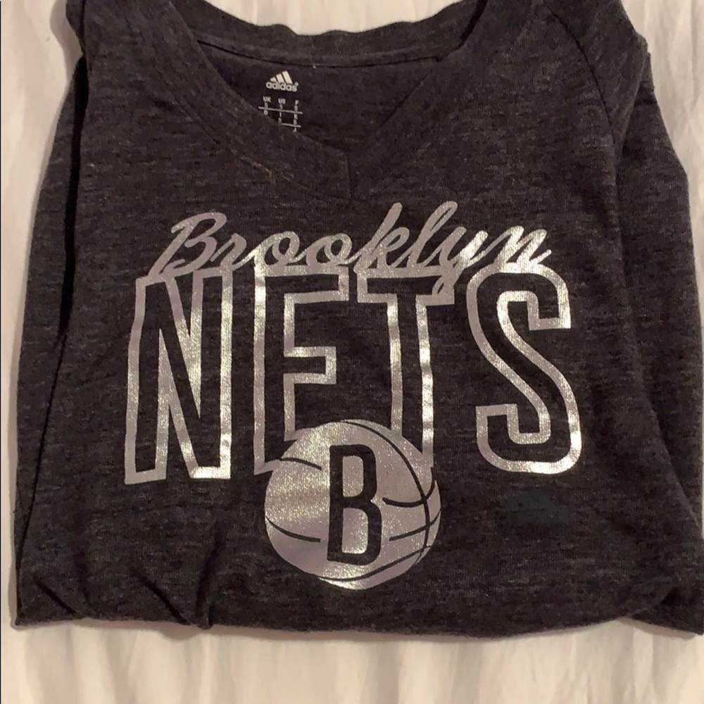 Nets Vneck
